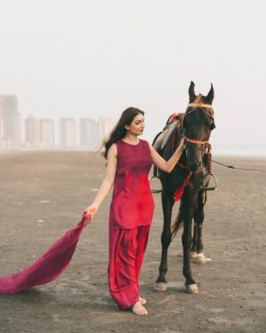 Areej Chaudhary Instagram - Feeling Regal in this beautiful Pakistani Dress 👗 

Stunning Creation by @rangeenofficialstore

Photography by @ar.snapshotsweddings