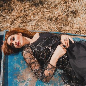 Areej Chaudhary Instagram - 🖤

میں۔