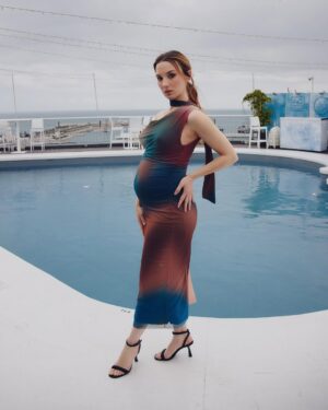 Aria Bedmar Instagram - Málaga, cada año te adoro más 🩵

Gracias @bedelkatalent por agarrarme siempre fuerte de la mano ✨
🫶🏻 @desigual 🌤️ 👗🧥👜👠 
🫶🏻 @teresahelbig 🌙👗
🫶🏻 @saigucosmetics 💄💇🏻‍♀️
🫶🏻 @carlosvillarejo 📸

@festivalmalaga 
@lacharito_group
@dypcomunicacion

#LaHuellaDelMal 4 de abril en cines 🔥