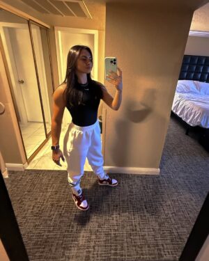 Ariane Lipski Instagram - 🤍🤍🤍