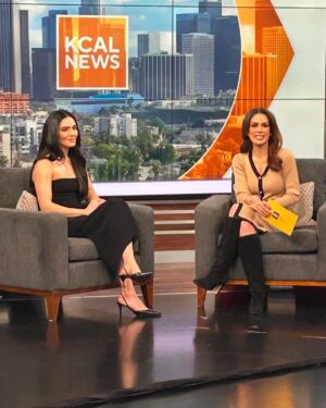 Arienne Mandi Instagram - Hot lights, sweaty palms, good chats, lots of gloss. 
Thanks for having me @kcalnews 

🧷 @styledbyaliya 
💄 @jenichua 
🪮 @mashyourhair 
PR @hosseinirae  @prmachinellc