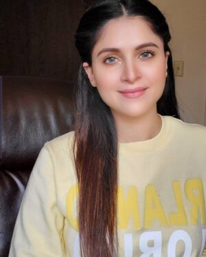 Arij Fatyma Instagram - ما شاء الله لا قوة الا بالله

So I had soooooo many people ask me about my lenses. I have forgotten the shade myself but they are from @anesthesia.monros ! Absolutely love them and easy to put on ⭐💛 Pretty sure they do worldwide delivery