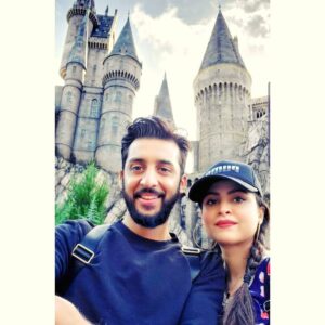 Arij Fatyma Instagram - To 6 years of knowing you and 3 years of being together 💕💕💕 this year was by far the best as we became a family of four MashAllah 👶🏻🐾 happy anniversary! 

@drozair_ali and I at #Hogwarts