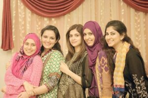 Arij Fatyma Instagram - At this age, it's so hard to make genuine friends. To over a decade plus of friendship mashAllah! Two are missing 🌸
