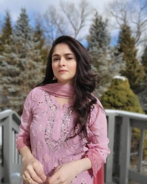 Arij Fatyma Instagram - OMG I have literally 1000  messages asking about this dress 😵‍💫

I purchased this chicken Kari dress from a private seller in India 🫨

#muslim #musliminfluencer
#detroitinfluencer #michiganinfluencer #ohioinfluencer #fashion #eid #ramadan