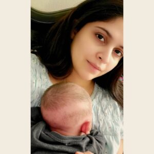 Arij Fatyma Instagram - ما شاء الله

So yesterday afternoon I put onion and black seed oil in my hair and forgot all about it. The rest of the day I kept complaining that the house stinks and kept checking @mommyandisa diaper.Its 4 am right now and I just realized that its my head that stinks.

#newmom

Ps: stop stressing about his head. God made him perfect the way he is and I don't believe in head shaping or nose shaping or any shaping.