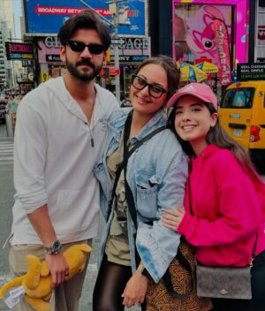 Arisha Razi Instagram - Met @aslisona @iamzahero in Newyork 🗽🤍