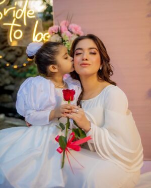Arisha Razi Instagram - Matching vibes with my soul. 🤍 Please say MashaAllah and pray for her health and her future. She is incredibly precious to me. Aani ki Jaan🥹♥️♥️
@sarahraziofficial 

#arisharazikhan #arishagotdullah #actress #bridetobe #bridalshower #myniece #weddingbells