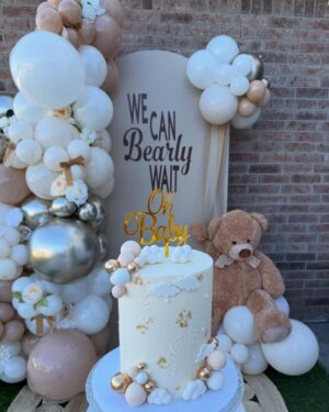 Arisha Razi Instagram - We can bearly wait! 🧸🤍
.
Had the most beautiful baby shower, filled with love, laughter, and so many special moments. Grateful for everyone who made this day unforgettable! 🤍

Cake @realrahatbakers 
Makeup @aiman.muah 
Hair @hairstyles_by_mirna 
Photographer @farzphotohtx