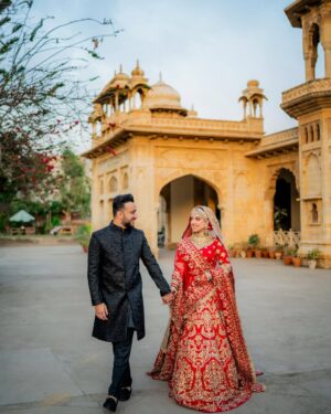 Arisha Razi Instagram - Cheers to being Nikkafied for 3 Long Years and now finally getting married - Long distance relationships are just a test to see how far LOVE CAN TRAVEL!💫
After unlimited fights and countless blocks, we finally MADE IT!💫
@a.farrukh1 

Mua @alluresalonspaofficial 
Outfit @alixeeshantheaterstudio 
Jewellery @opalbymadihaihsan 
Styled by @hassanabdullahofficial 
Photography @abdulsamadzia 
Abdullah’s styling @thetriosalon_phase8 
Abdullah’s Outfit @humayunalamgirofficial 

#arisharazikhan #arishagotdullah #weddingbells #shendi #shadi #mehndi #trending #viral