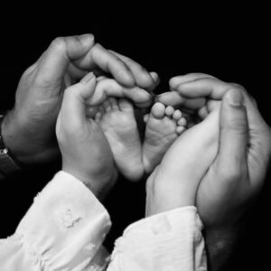 Arisha Razi Instagram - Our hearts are overflowing with love as we introduce our baby boy, ABDUL DAYYAN! Alhamdulillah, our little blessing is here making us a family of three. Filling our lives with endless joy and gratitude. 
Keep him in your prayers as we begin this beautiful new chapter. ✨🩵

📸 @fotografadebebestx 💕

#OurLittleBlessing