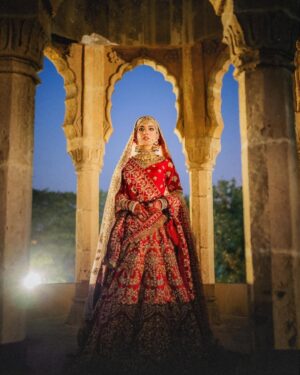 Arisha Razi Instagram - Cheers to being Nikkafied for 3 Long Years and now finally getting married - Long distance relationships are just a test to see how far LOVE CAN TRAVEL!💫
After unlimited fights and countless blocks, we finally MADE IT!💫
@a.farrukh1 

Mua @alluresalonspaofficial 
Outfit @alixeeshantheaterstudio 
Jewellery @opalbymadihaihsan 
Styled by @hassanabdullahofficial 
Photography @abdulsamadzia 
Abdullah’s styling @thetriosalon_phase8 
Abdullah’s Outfit @humayunalamgirofficial 

#arisharazikhan #arishagotdullah #weddingbells #shendi #shadi #mehndi #trending #viral