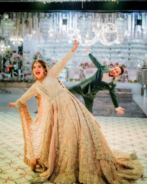 Arisha Razi Instagram - Finale ✨
@a.farrukh1 
.
.
Outfit @suffusebysanayasir 
MUA @sarasalonandspa_ 
Abdullah’s Styling @thetriosalon_phase8 
Photographed by @abdulsamadzia 

#arisharazikhan #arishagotdullah #finale #weddingbells #walima #trending #walima