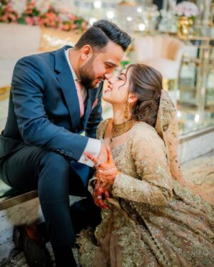 Arisha Razi Instagram - Finale ✨
@a.farrukh1 
.
.
Outfit @suffusebysanayasir 
MUA @sarasalonandspa_ 
Abdullah’s Styling @thetriosalon_phase8 
Photographed by @abdulsamadzia 

#arisharazikhan #arishagotdullah #finale #weddingbells #walima #trending #walima
