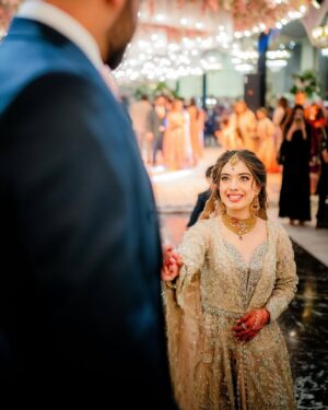 Arisha Razi Instagram - Finale ✨
@a.farrukh1 
.
.
Outfit @suffusebysanayasir 
MUA @sarasalonandspa_ 
Abdullah’s Styling @thetriosalon_phase8 
Photographed by @abdulsamadzia 

#arisharazikhan #arishagotdullah #finale #weddingbells #walima #trending #walima