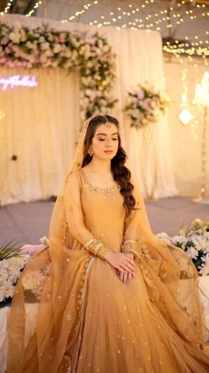 Arisha Razi Instagram - DUA E KHAIR 🤍🕊️

MUA @sarasalonandspa_ 
Outfit @mayapretofficial 
Jewellery @bukhari_accessories 
Styled by @stylebykiranraza 
Photographer @abdulsamadzia 

#arisharazikhan #arishagotdullah #duaekhair #weddingbells