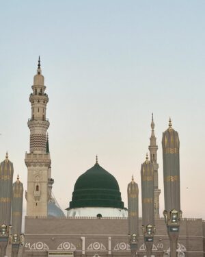 Arisha Razi Instagram - MADINA ✨
Abaya @rhkabayas 💕
