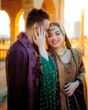 Arisha Razi Instagram - Pre wedding shoot 💜

Outfit @harisshakeelofficial 
MUA @rabiaanumsalon 
Photography @abdulsamadzia 

#arisharazikhan #arishagotdullah #weddingbells #preweddingshoot