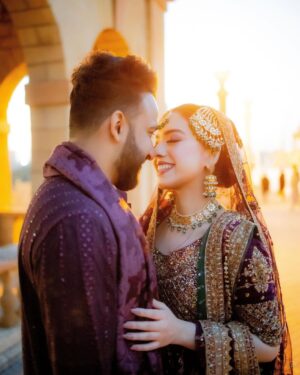 Arisha Razi Instagram - Pre wedding shoot 💜

Outfit @harisshakeelofficial 
MUA @rabiaanumsalon 
Photography @abdulsamadzia 

#arisharazikhan #arishagotdullah #weddingbells #preweddingshoot