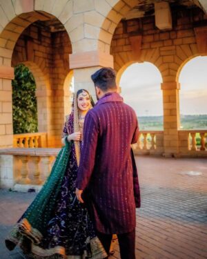 Arisha Razi Instagram - Pre wedding shoot 💜

Outfit @harisshakeelofficial 
MUA @rabiaanumsalon 
Photography @abdulsamadzia 

#arisharazikhan #arishagotdullah #weddingbells #preweddingshoot