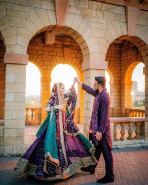 Arisha Razi Instagram - Pre wedding shoot 💜

Outfit @harisshakeelofficial 
MUA @rabiaanumsalon 
Photography @abdulsamadzia 

#arisharazikhan #arishagotdullah #weddingbells #preweddingshoot