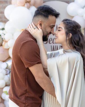Arisha Razi Instagram - We can bearly wait! 🧸🤍
.
Had the most beautiful baby shower, filled with love, laughter, and so many special moments. Grateful for everyone who made this day unforgettable! 🤍

Cake @realrahatbakers 
Makeup @aiman.muah 
Hair @hairstyles_by_mirna 
Photographer @farzphotohtx