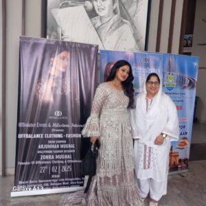 Arjumman Mughal Instagram - #OFFBALANCEFASHIONSHOW #SHOWSTOPPERARJUMMANMUGHAL #MILESTONEINTERNATIONAL #COLLAGEANUALDAY #bharatratangaansamragyilatamangeshkarnatyagruhaauditoriummiraroad 
Arjumman Mughal was seen at college annual day in mumbai the fashion show was held at bharat ratan lata mangeshkar auditorium as show stopper for offbalance fashion show organised by offbalance events and milestone international events.