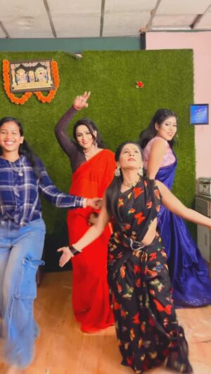 Arpita Kar Instagram - Dabidi Dibidi#trendingreels #instadaily #trend #song #viralreels