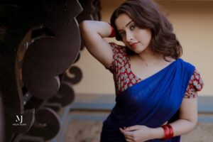 Arthana Binu Instagram - 💙

MUAH: @makeupandbeyond___ 
Photography: @mojo_click 
Costume: @mefab_designs