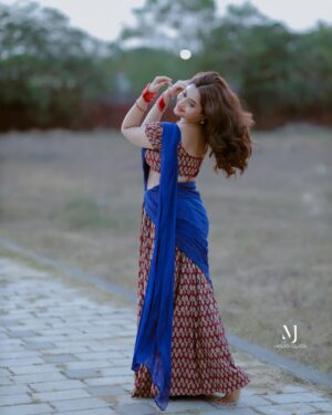 Arthana Binu Instagram - 💙

MUAH: @makeupandbeyond___ 
Photography: @mojo_click 
Costume: @mefab_designs