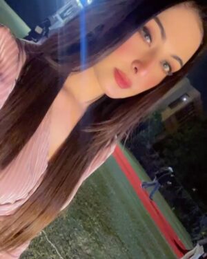 Aruba Mirza Instagram - Pink isn’t just a color; it’s an attitude. ...💗 PR by @stylebylaibaaa  Makeup @sarasalonandspa_