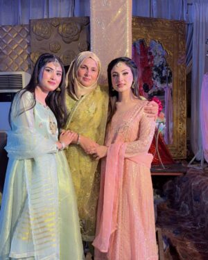 Aruba Mirza Instagram - Cousin wedding shenanigans 👰 🤵 Say Mashallah 🧿…