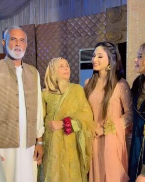 Aruba Mirza Instagram - Cousin wedding shenanigans 👰 🤵 Say Mashallah 🧿…