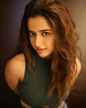 Ashika Ranganath Instagram - It’s been a while.. 😎
Seems like Green is the new black for me rn 😉 

Shot by @pranav.foto 🤍