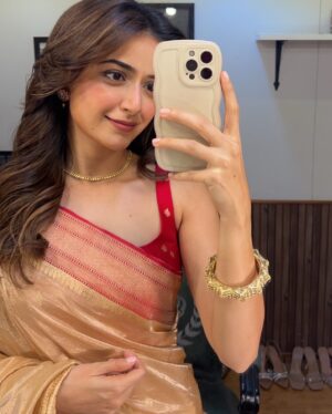 Ashika Ranganath Instagram - Lifebuoy ad shoot dump 🫶🏻

Also, a BTS reel up on my YouTube channel - Ashika Ranganath! Show some love there tooo ♥️