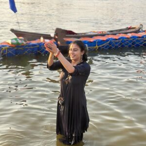 Ashlesha Savant Instagram - Na punyam na papam na saukhyam na dukham
Na mantro na tirtham na veda na yagnaha
Aham bhojanam naiva bhojyam na bhokta
Chidananda rupah shivoham shivoham .

I am not attached to any righteousness or sin; I have neither pleasure nor sorrow; I have no need for any Mantra; I have no need for pilgrimages ; I have no need for any sacred scriptures; nor do I perform any sacrifise or rituals; I am neither the meal nor the one who consumes or what is consumed;
I am the fortunate, joyful,supreme being who is the very emblem of truth, knowledge and eternal bliss.
I am consciousness and bliss. I am Shiva, I am Shiva.

#shiva