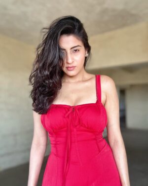 Ashlesha Savant Instagram - Tongue Tied And Twisted 
Just An Earth Bound Misfit 

Thinking Pink Floyd listening to Adele - 

#red #redvelvet #musings