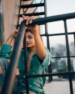 Actress Ashna Zaveri HD Photos and Wallpapers March 2025