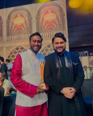 Ashwini Bhave Instagram - Celebrating two incredible wins at Zee Chitra Gaurav 2025! ✨

Huge congratulations to @ashvinibhave for Best Supporting Actress! Your performance was truly magical, this role wouldn’t have been the same without your brilliance. 🏆 

And to @sumeet.patil.crow for Best Art Direction! Your vision and creativity brought the Gharat set to life, making it an unforgettable part of our story. 🏆 

Grateful for this honor and for all the love from our audience! ❤️🙏🧿🌸

#GharatGanpati #ZeeChitraGaurav2025 #Grateful #AwardWinning