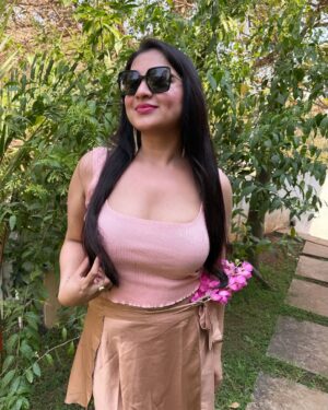 Ashwini Sree Instagram - Peach 🍑 is the new pink💕

#peach🍑 #colour #colours #photoshoot #photo #photos #trending #exploring #goabeach #goa #bigboss