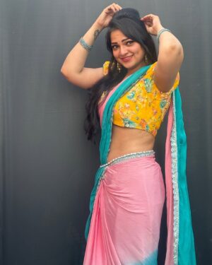 Ashwini Sree Instagram - That summer feeling🤨😏 Hyderabad summer is way too early🤒

Outfit: @tanvitha_desighner_botique 

#summer #summertime #summervibes #saree #sareelove #sareelover #sareefashion #reelsinstagram #portraitphotography #photography #viralvideos #viralreels #bigboss #bigboss7
