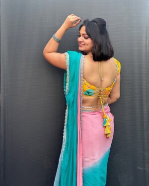 Ashwini Sree Instagram - That summer feeling🤨😏 Hyderabad summer is way too early🤒

Outfit: @tanvitha_desighner_botique 

#summer #summertime #summervibes #saree #sareelove #sareelover #sareefashion #reelsinstagram #portraitphotography #photography #viralvideos #viralreels #bigboss #bigboss7