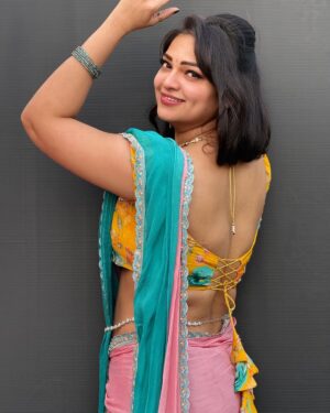 Ashwini Sree Instagram - That summer feeling🤨😏 Hyderabad summer is way too early🤒

Outfit: @tanvitha_desighner_botique 

#summer #summertime #summervibes #saree #sareelove #sareelover #sareefashion #reelsinstagram #portraitphotography #photography #viralvideos #viralreels #bigboss #bigboss7