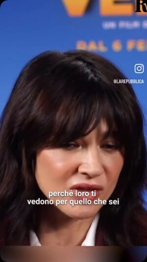 Asia Argento Instagram - Ma esiste davvero l’amore incondizionato, a parte quello con i figli? In 40 anni di carriera ci sono stati alti e bassi, la cosa più incredibile è che io sia ancora qui, e non intendo al cinema. Che io sia ancora viva.