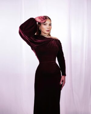 Assala Nasri Instagram - #Joy_Awards 2025

Dress By @nicolasjebran 
Makeup By @dinaragheb 
Hair By @vatchenazarette @truandbeyond 
Photography @everythingbutphotography 

@joyawards 
 #Assala