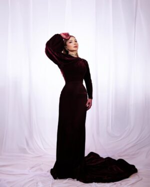 Assala Nasri Instagram - #Joy_Awards 2025

Dress By @nicolasjebran 
Makeup By @dinaragheb 
Hair By @vatchenazarette @truandbeyond 
Photography @everythingbutphotography 

@joyawards 
 #Assala