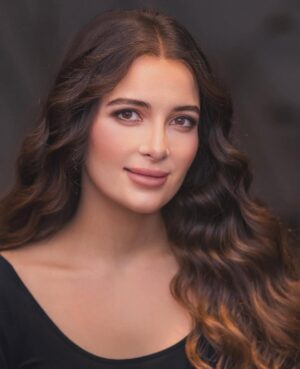 Assala Nasri Instagram - كلّ سنه وأنتي أمي ودنيتي ورفيقتي وحياتي وأختي وحنونتي ياستّي يامصدر فخري وأجمل إستثماراتي كلّ سنه وأنتي بألف خير ياوطني ياشامي الياسمينه أنتي وزهر الشام أنتي والحلا كلّه أنتي الله يحفظك وأكبر فيكي يازينة الدّنيي شامي الله يسعدك قدّ مابتسعديني وقد مابتطمنبني وكلّ شي بخير طالما شامي بخير 😍😍😍😍😍 @shamalzahabi