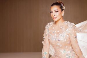 Assala Nasri Instagram - ‎بقطر عندي أحلى وأغلى الذكريات بين الموسيقى وأهل غاليين وأصحاب قراب بقطر كل سهره بتكون أحلى من أحلى سهره واليوم بقطر رح نتلاقى أنا وحبايبي أدعو لي💚💚💚

@moments.events 

Dress @nicolasjebran 
Hair @vatchenazarette @truandbeyond 
Makeup @dinaragheb 
Jewelry @alfardanjewellery 
Photography @everythingbutphotography 

#أصالة