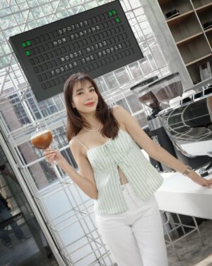 Athichanan Srisevok Instagram - Café hopping with sissy