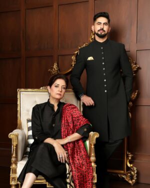 Atiqa Odho Instagram - Sharing the stage with the iconic and stunning @atiqaodhoofficial on our drama review show has been an absolute joy! Her brilliance  and dedication inspire me every day—our teamwork is what keeps the audience hooked! Can’t wait for the next round of reviews together. Let’s keep making magic! 🎭❤️❤️❤️
A special thanks to @ali_khan_studio for the brilliant art direction and providing the perfect space for this shoot! 
👏🏽👏🏽👏🏽
A huge shoutout to the genius behind the lens, Akif Ilyas, for creating pure magic with his incredible styling and photography! 📸✨ @akifilyasofficial 

#kyadramahai #pakistanidrama #DramaReviewShow #DynamicDuo #CoAnchorVibes #OnScreenPartner #alikhanstudio #atiqaodho #mukarramkaleem #critics #24newshd